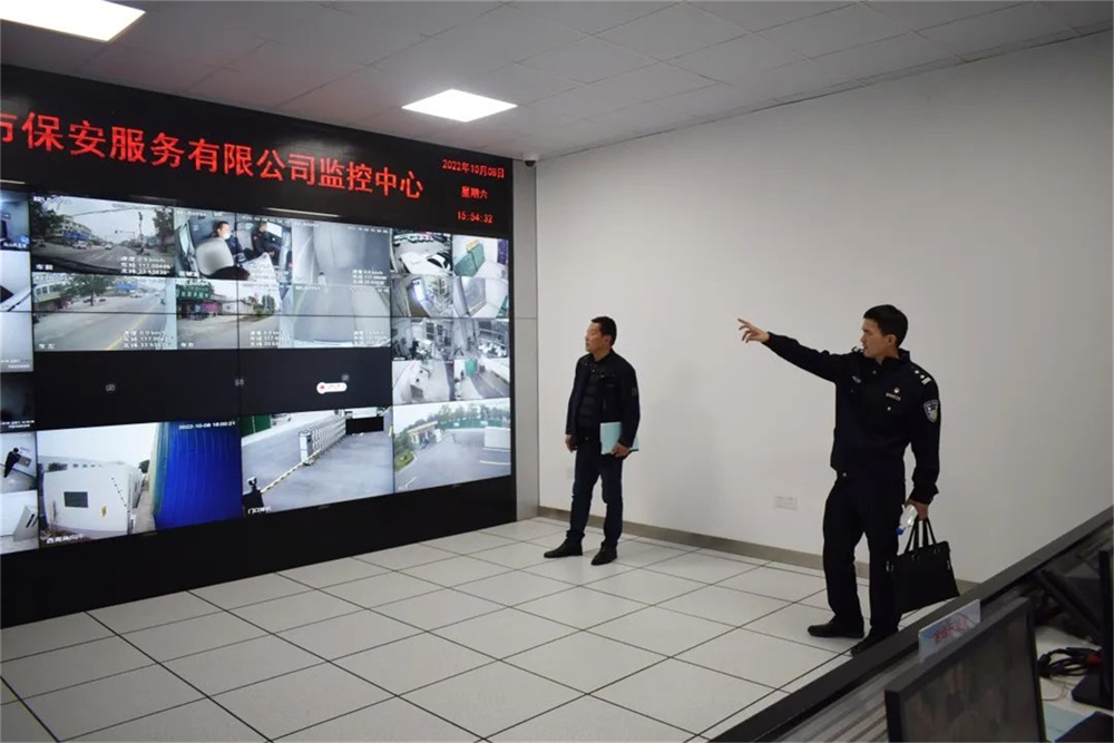 宿州市公安局治安支队副支队长朱卫红一行莅临公司检查指导(图4) 宿州市公安局治安支队副支队长朱卫红一行莅临公司检查指导(图4)